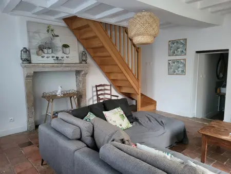 Maison de Village avec Jardin, Parc Privé et Box Fibre, Animaux Bienvenus, à 15 min du Mans - Photo 15