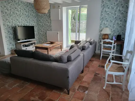 Maison de Village avec Jardin, Parc Privé et Box Fibre, Animaux Bienvenus, à 15 min du Mans - Photo 18