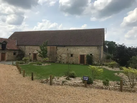 Gîte charmant près du circuit du Mans, 12 pers., 5 ch., rénové avec 3 sdb, nature et attractions proches - Photo 8