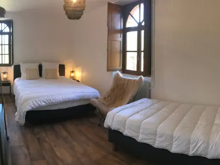 Gîte charmant près du circuit du Mans, 12 pers., 5 ch., rénové avec 3 sdb, nature et attractions proches - Photo 9