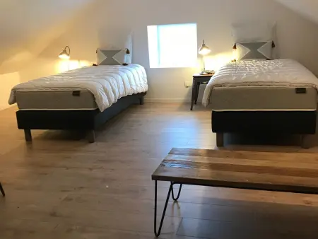 Gîte charmant près du circuit du Mans, 12 pers., 5 ch., rénové avec 3 sdb, nature et attractions proches - Photo 14
