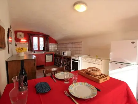 Gîte chaleureux entre festivals, nature et confort avec wifi à Jullianges - Photo 4