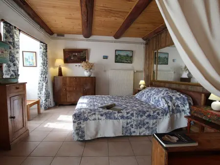 Gîte chaleureux entre festivals, nature et confort avec wifi à Jullianges - Photo 7