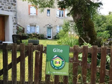 Gîte chaleureux entre festivals, nature et confort avec wifi à Jullianges - Photo 10