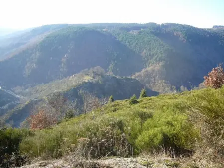 Gîte chaleureux entre festivals, nature et confort avec wifi à Jullianges - Photo 14