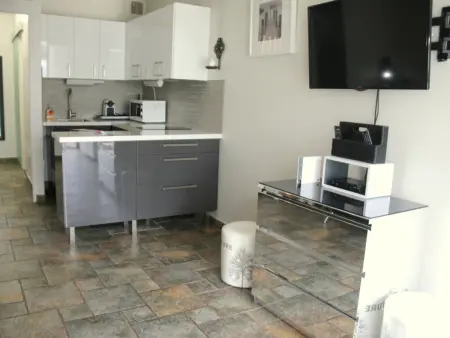 Villa climatisée avec terrasse et parking, 2 chambres, WiFi, proche plage d'Agde - Photo 2