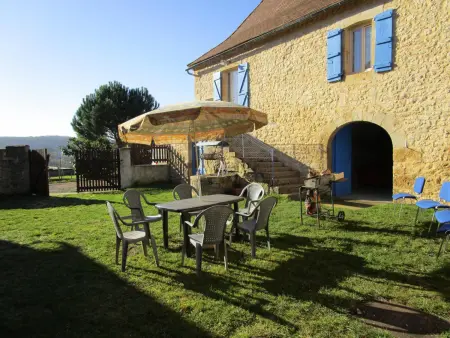 Gîte familial avec cheminée, ping-pong, près de la Grotte de Tourtoirac et du Château de Hautefort - Photo 2