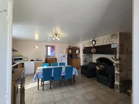Gîte familial avec cheminée, ping-pong, près de la Grotte de Tourtoirac et du Château de Hautefort - Photo 3