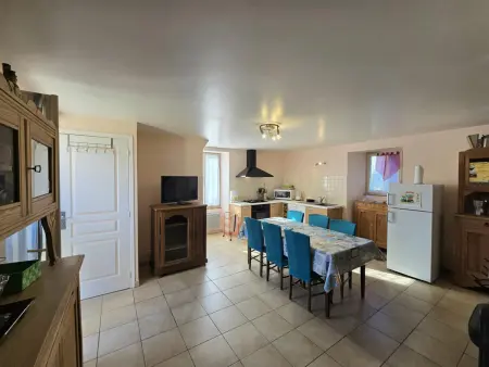 Gîte familial avec cheminée, ping-pong, près de la Grotte de Tourtoirac et du Château de Hautefort - Photo 4