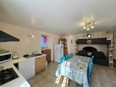 Gîte familial avec cheminée, ping-pong, près de la Grotte de Tourtoirac et du Château de Hautefort - Photo 7