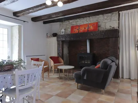 Charmante maison en pierre avec jardin, cheminée et Wifi - Photo 2