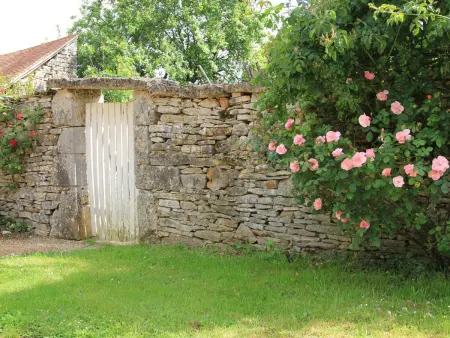 Charmante maison en pierre avec jardin, cheminée et Wifi - Photo 33