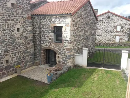 Gîte rénové idéal pour randos et astronomie, calme assuré, proche Puy-en-Velay et activités nature. - Photo 2