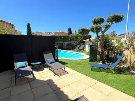 Villa 3 étoiles avec piscine privée, 500m de la plage, 4 chambres pour 6-8 pers. au Grau-du-Roi - Photo 2