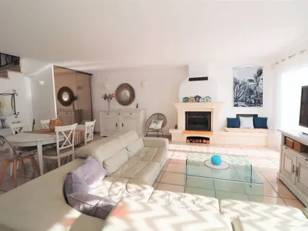 Villa 3 étoiles avec piscine privée, 500m de la plage, 4 chambres pour 6-8 pers. au Grau-du-Roi - Photo 3