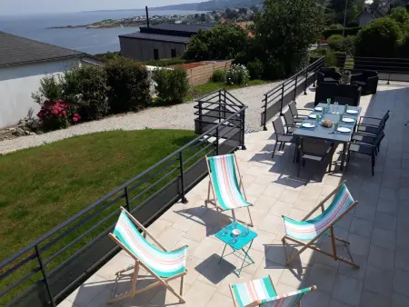 Maison familiale rénovée avec vue mer et terrasse à Digosville - Photo 1