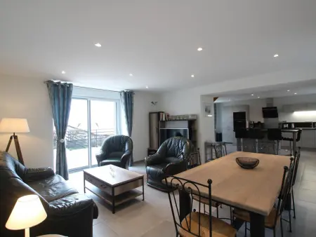 Maison familiale rénovée avec vue mer et terrasse à Digosville - Photo 2