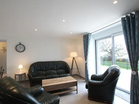 Maison familiale rénovée avec vue mer et terrasse à Digosville - Photo 4