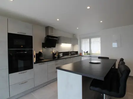 Maison familiale rénovée avec vue mer et terrasse à Digosville - Photo 6