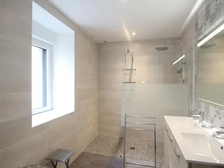 Maison familiale rénovée avec vue mer et terrasse à Digosville - Photo 9