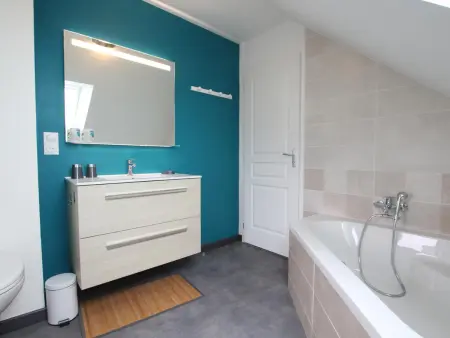 Maison familiale rénovée avec vue mer et terrasse à Digosville - Photo 16