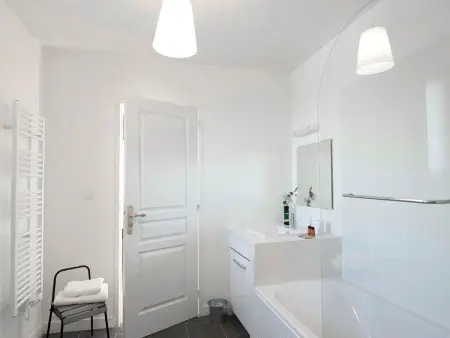 Grande Maison avec terrasse et proche rivière en Berry - Photo 20
