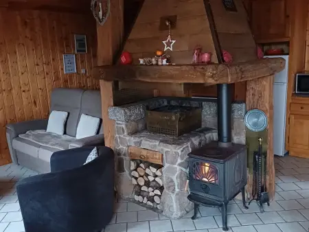Chalet de Montagne Chaleureux avec Cheminée, Terrasse et Proche Ski - Photo 3
