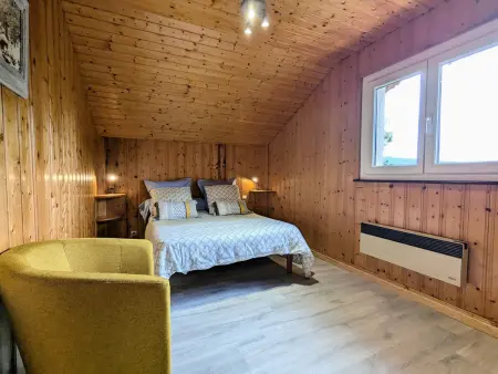 Chalet de Montagne Chaleureux avec Cheminée, Terrasse et Proche Ski - Photo 10