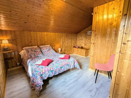 Chalet de Montagne Chaleureux avec Cheminée, Terrasse et Proche Ski - Photo 11