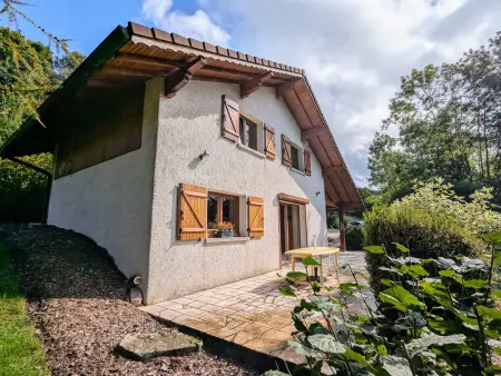 Chalet de Montagne Chaleureux avec Cheminée, Terrasse et Proche Ski - Photo 21