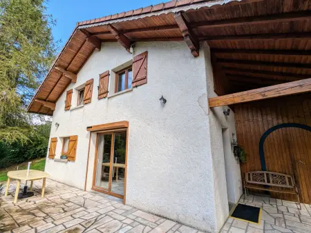Chalet de Montagne Chaleureux avec Cheminée, Terrasse et Proche Ski - Photo 23