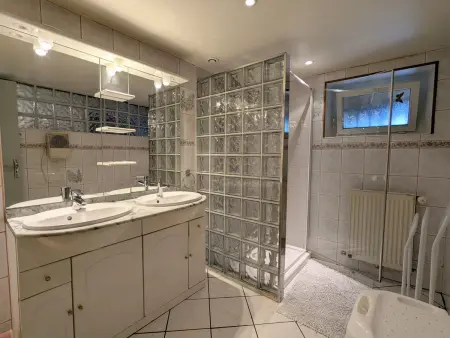 Gîte spacieux avec terrasse, 3 chambres, équipements bébé, à 16 km de Gérardmer - Photo 14