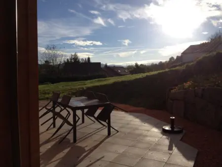 Chalet tout confort avec piscine, terrasse, et sauna privé en montagne - Photo 13
