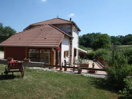 Gîte Tranquille avec Cheminée, Terrasse sur la Saône et Borne EV, Animaux Bienvenus - Photo 9