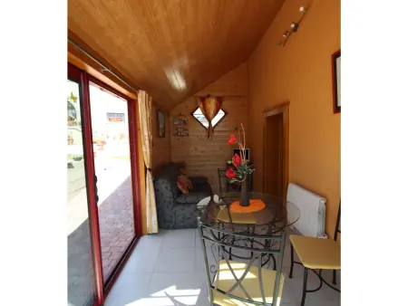 Gîte Tranquille avec Cheminée, Terrasse sur la Saône et Borne EV, Animaux Bienvenus - Photo 10