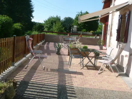 Gîte Tranquille avec Cheminée, Terrasse sur la Saône et Borne EV, Animaux Bienvenus - Photo 13