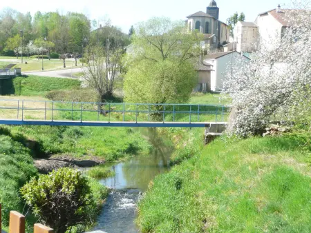 Gîte Tranquille avec Cheminée, Terrasse sur la Saône et Borne EV, Animaux Bienvenus - Photo 14