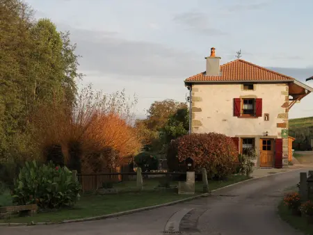 Gîte Tranquille avec Cheminée, Terrasse sur la Saône et Borne EV, Animaux Bienvenus - Photo 27