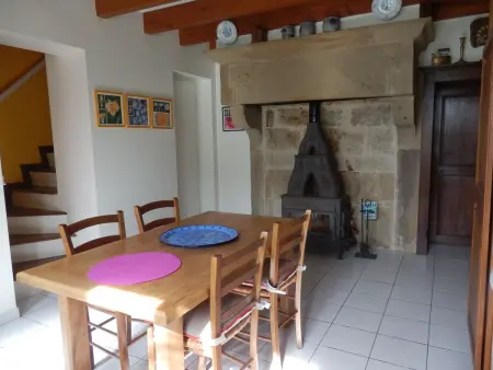 Gîte de Charme avec Terrasse près de Bourbonne-les-Bains, 2 chambres, poêle à bois, Wifi inclus - Photo 6