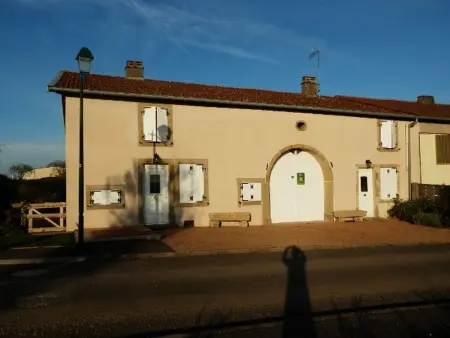 Gîte de Charme avec Terrasse près de Bourbonne-les-Bains, 2 chambres, poêle à bois, Wifi inclus - Photo 8