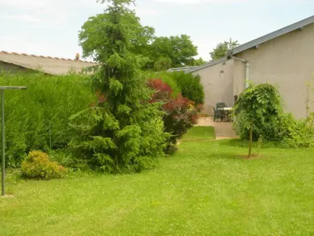 Gîte de Charme avec Terrasse près de Bourbonne-les-Bains, 2 chambres, poêle à bois, Wifi inclus - Photo 19