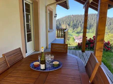 Chalet spacieux avec balcon, WiFi gratuit, proche lac et station de ski - Photo 1