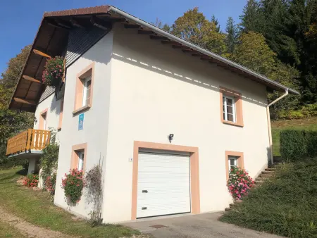 Chalet spacieux avec balcon, WiFi gratuit, proche lac et station de ski - Photo 26
