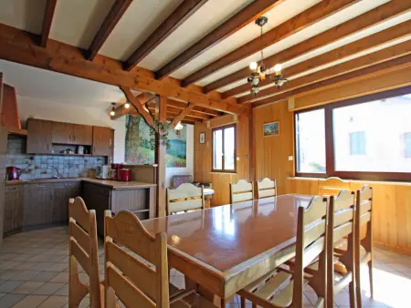 Gîte familial avec salle de jeux, cheminée, terrasse et proche de sites touristiques - Photo 2