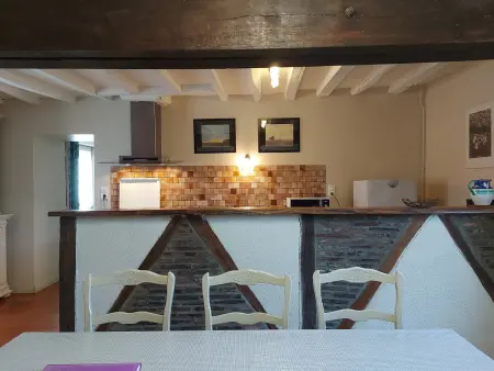 Gîte chaleureux avec jardin arboré, terrasse, salle de jeux et parking privé à Pré-Saint-Évroult. - Photo 12