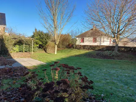 Gîte chaleureux avec jardin arboré, terrasse, salle de jeux et parking privé à Pré-Saint-Évroult. - Photo 26