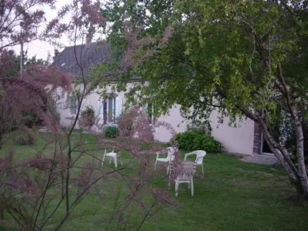 Gîte chaleureux avec jardin arboré, terrasse, salle de jeux et parking privé à Pré-Saint-Évroult. - Photo 27