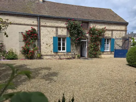 Charmante maison avec piscine chauffée, cour fermée, proche Dreux et Chartres - Photo 21