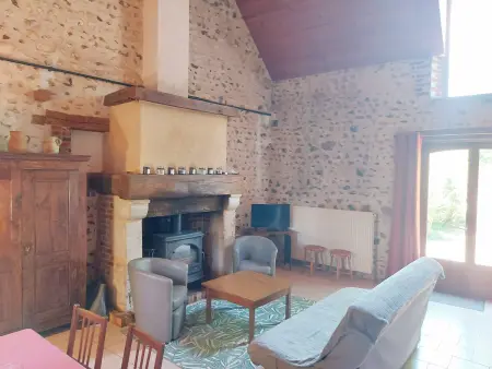Gîte chaleureux dans un ancien corps de ferme avec wifi, cheminée et grand jardin à Châteaudun - Photo 3