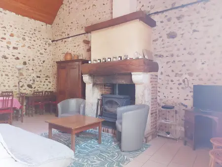 Gîte chaleureux dans un ancien corps de ferme avec wifi, cheminée et grand jardin à Châteaudun - Photo 8